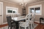 Beautiful dining room table seats 6 